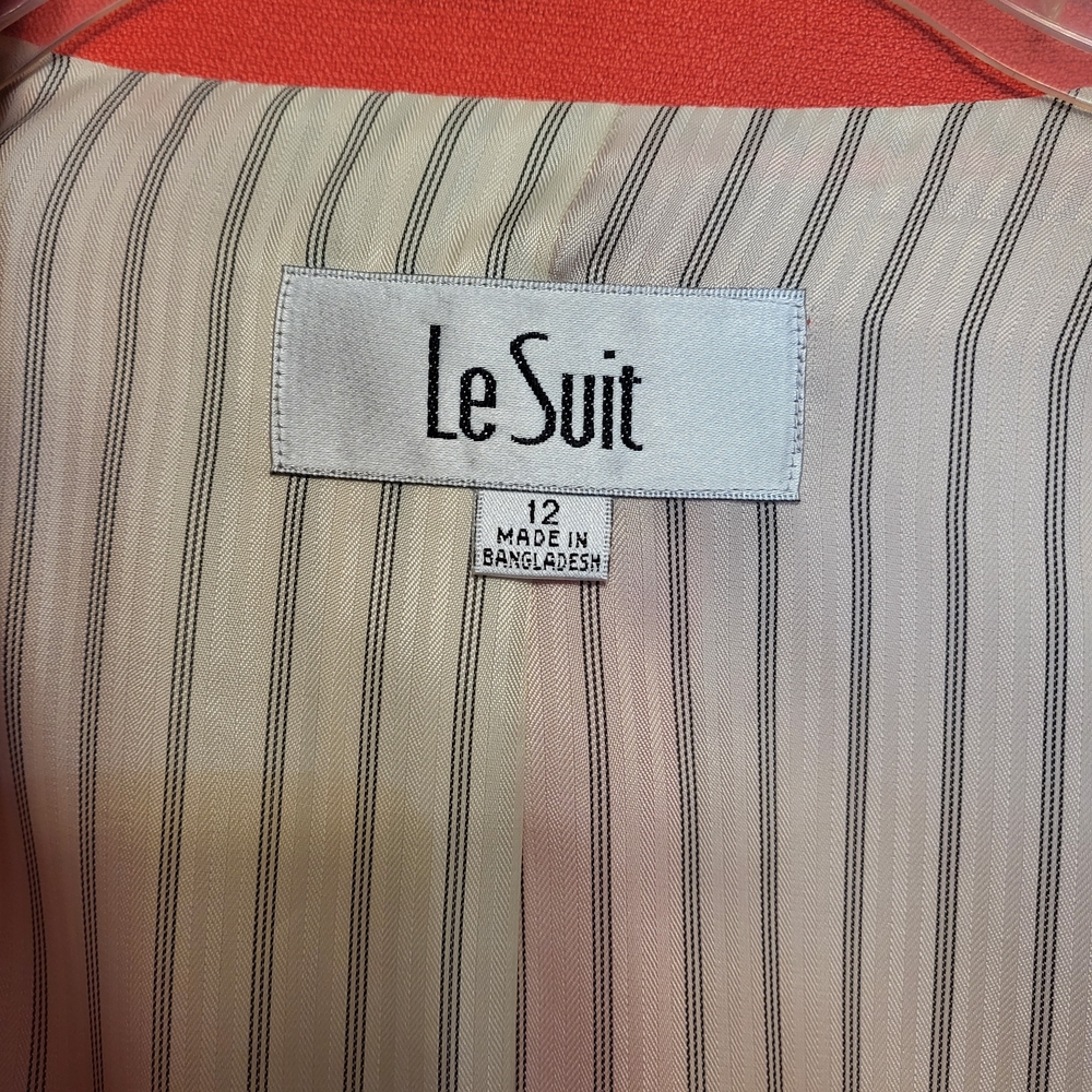 Le Suit Coral Red Blazer with Beige Pants - Picture 3 of 9